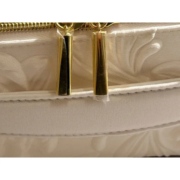 NIB Estee Lauder Re-Nutriv White Embossed Floral Luxury Vanity Case Cosmetic Bag - Picture 7 of 7